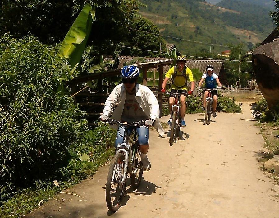 Sapa 3 Day Tour Bac Ha Market, Cycling, Hiking